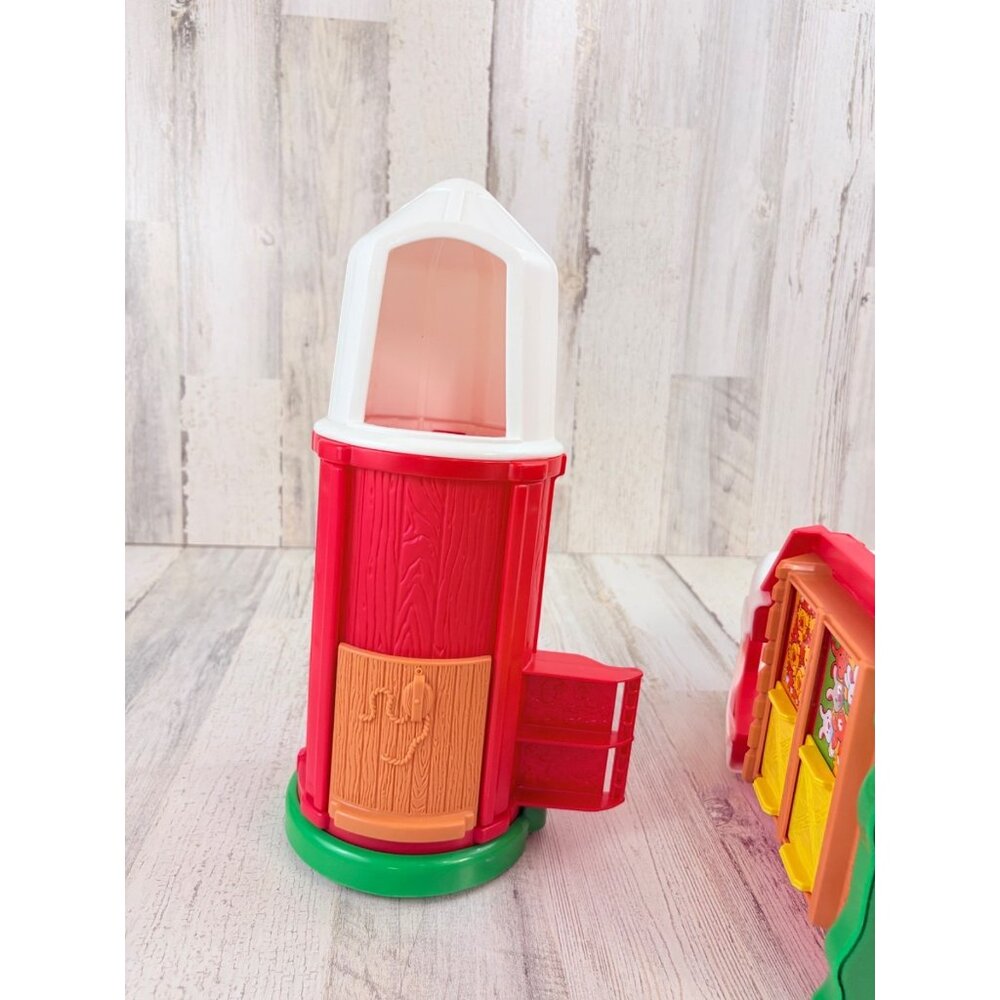 2005 Fisher Price Little People Animal Sounds Farm Barn Silo Playset - Picture 6 of 8